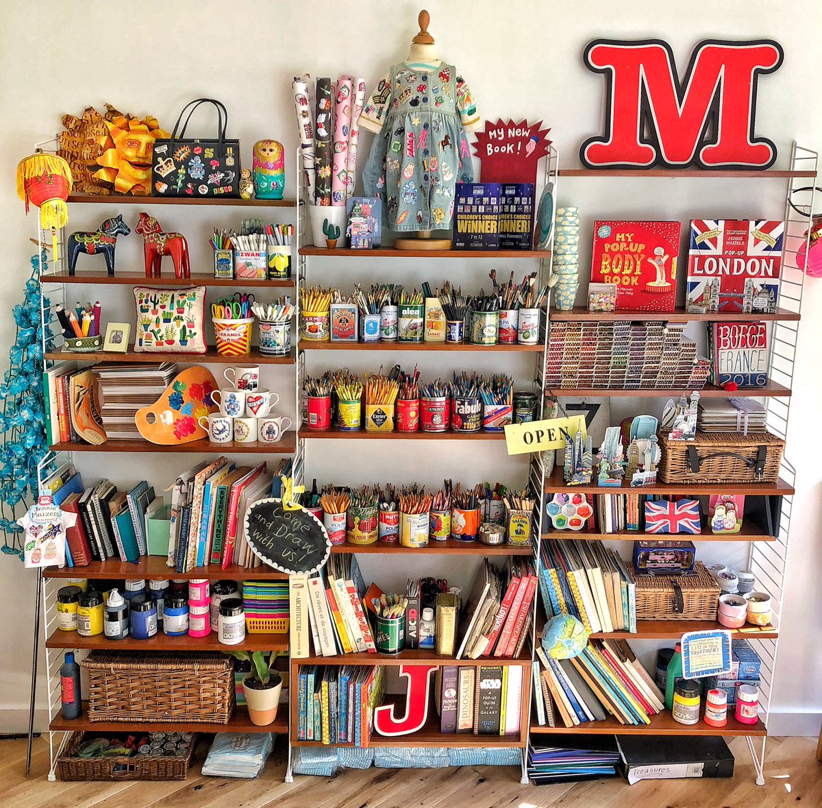 jenniemaizels's tweet photo. My #stringshelf is UP in my new #studio !! Feel so bad it was in our garage for 11yrs (!) but I have now painstakingly restored them... Hooray! 👏🏻👏🏻 https://t.co/BtuPBOmPTi