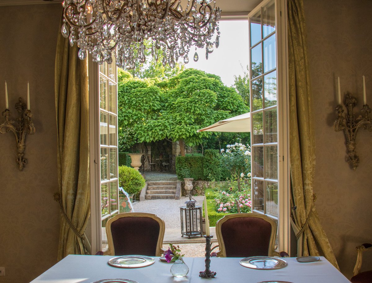 BorgoSPietro's tweet photo. Tuscan Charm embraces you the moment you sit @meomodo

#borgosantopietroliving #MeoModo #farmtoplate #tuscany #michelinguide #finedining #naturemeetsluxury #finedininglovers #MichelinStarred #design #destinationwedding #heartmadehospitality https://t.co/eIpSvG7k0m
