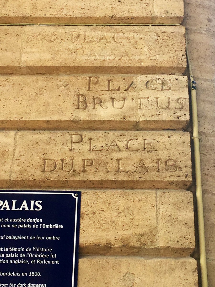 AlazardJ's tweet photo. L’une des raisons pour lesquelles on adore flâner dans Bordeaux #histoire #pierre #Burdigala https://t.co/qHvpEIzanN