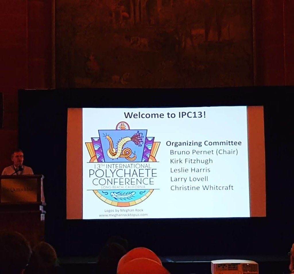 SeafloorScience's tweet photo. Bruno Pernet opens @IPC2019! Time for a week of talking worms!
ππ
#WormWeek #worms #polychaetes #conference #conferencing #IPC2019 #polychaeteconference #longbeach https://t.co/JwN4GoZOu1 https://t.co/qL4EMi94I6