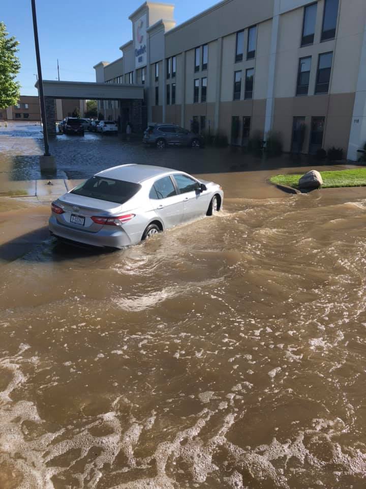 thinkengage's tweet photo. Shout out to Engage team members Wendy and Judy who went above and beyond during a recent site visit in Kearney, NE. They had to be transported back to their hotel in front loader. At least 300 people needed to be evacuated due to the severe flooding. 😮 #thinkengage https://t.co/KEWWlZvohc