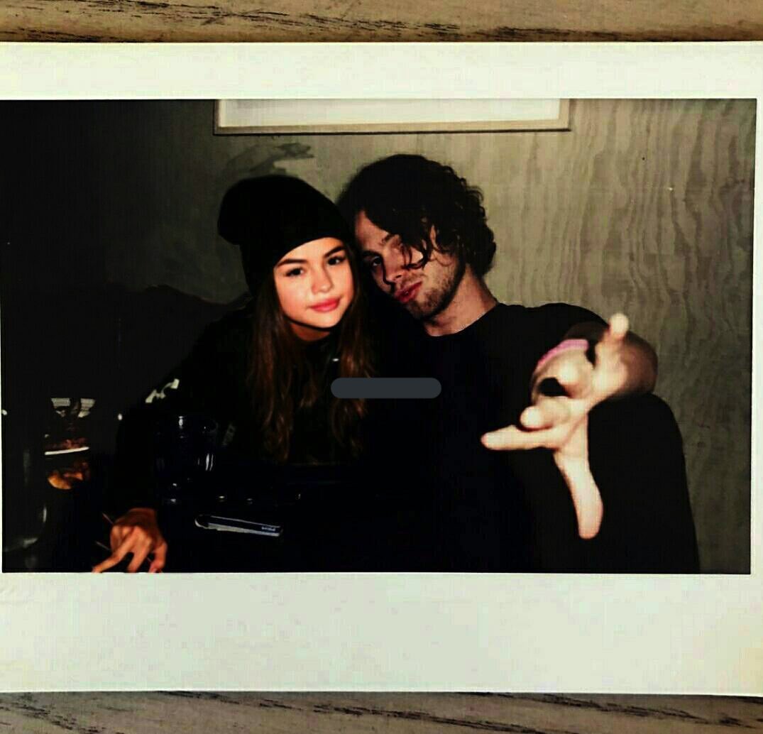 HARLEYiSOVER's tweet photo. hi. wanted to share some cute pictures of me and my wife. love you ❤️ https://t.co/aSXGvDEY1a