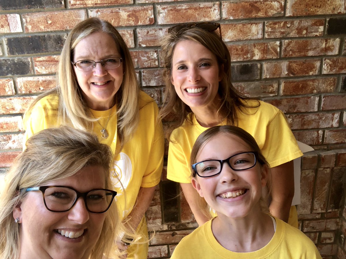 teachingismessy's tweet photo. Ainsley was ready for us in her Akhandata shirt! So glad to meet you! #HMSHomeVisits2019 https://t.co/dK4wVBhzWw