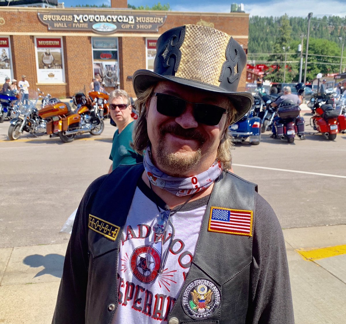 TravisTritt's tweet photo. Hanging in Sturgis for the Rally! https://t.co/quOTtv5Bbz