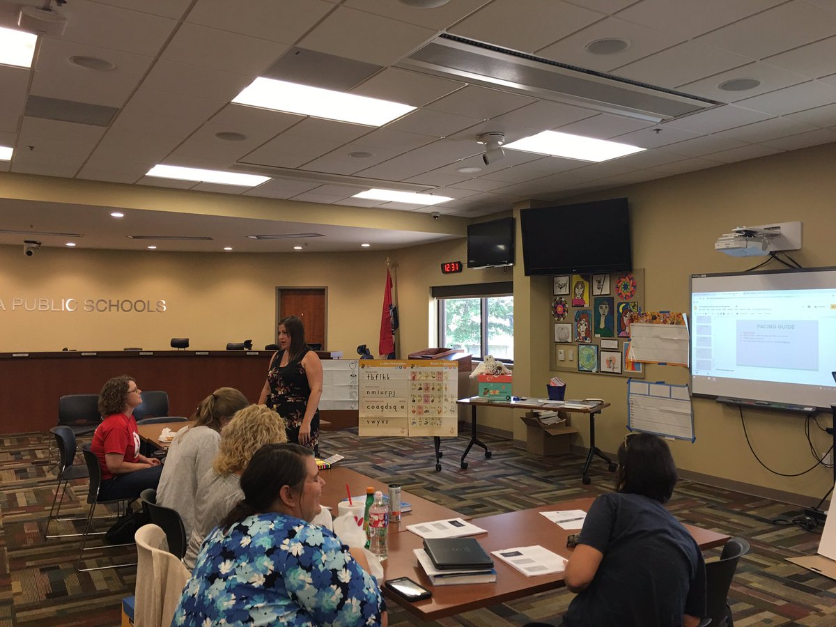 JJohnson_CPS's tweet photo. Great teachers continuing their Fundations learning! #CPSBest #cps_IM https://t.co/U2TFqez0BG