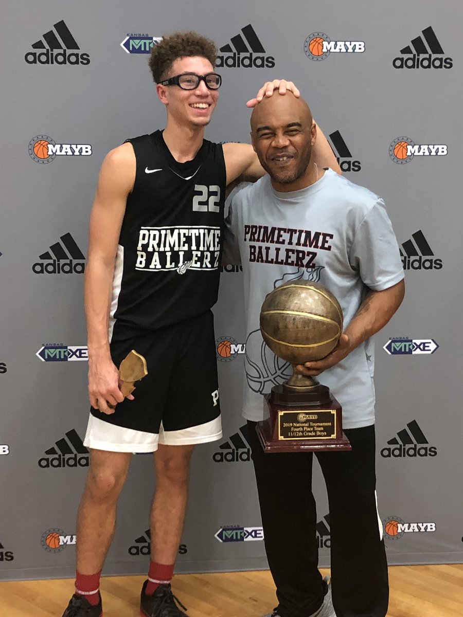 <a href="/datboyloge22/">logan skeens</a> thank you for your hard work, sacrifices and for allowing me the privilege to Coach you this season. Fam I’m still the best shooter on the team✊🏽Remember Shooters shoot🏀Take advantage of your opportunities💯❤️🏀👌🏽#Webelieve