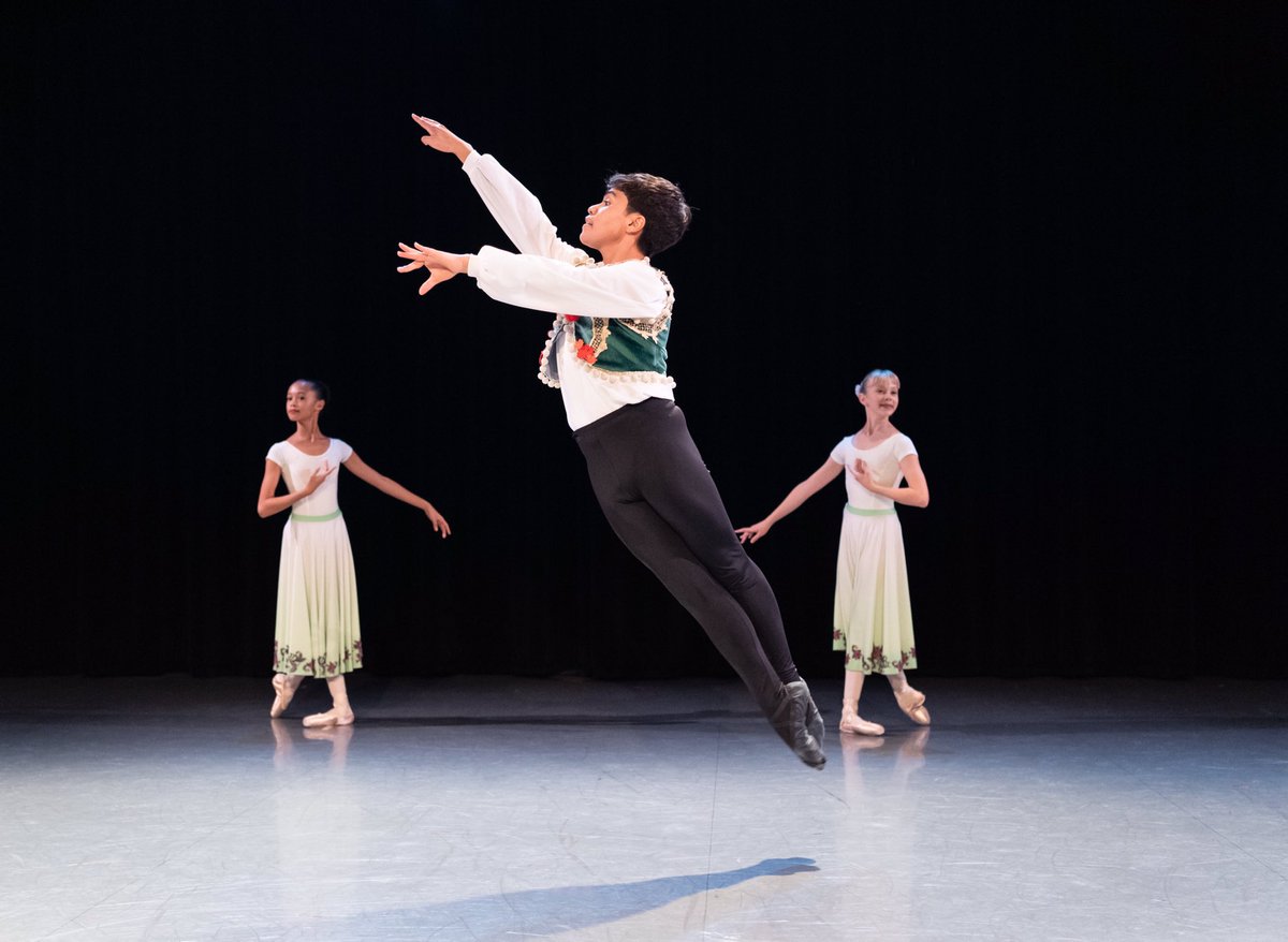 joffreyacademy's tweet photo. Academy student Christian Ayala has been honored by @ChicagoDCASE and @chicagosmayor as a member of the 2019 Rising Star Honor Roll, recognizing his creative leadership and exceptional artistic talents✨ Congratulations, Christian! https://t.co/y61ye8jbxi