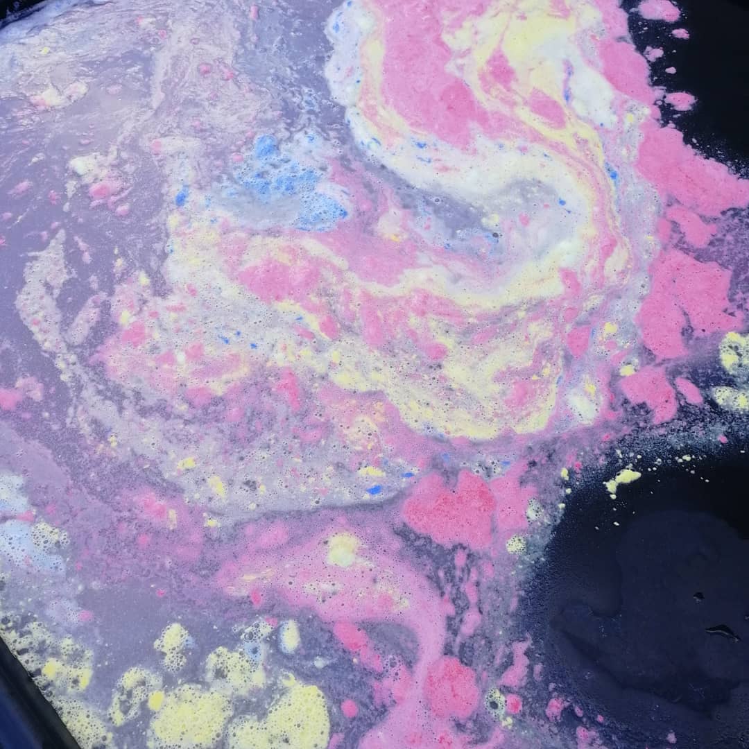 JoanneWebb82's tweet image. Tidy up time can be just as fun! As we were in the garden I used the hose to wash out the remains of homemade puffypaint into the tray so the children could explore colour mixing &amp;amp; see foam reacting with water.

#sensoryplay
#textureplay
#tidyuptime
#waterplay
#exploringcolours