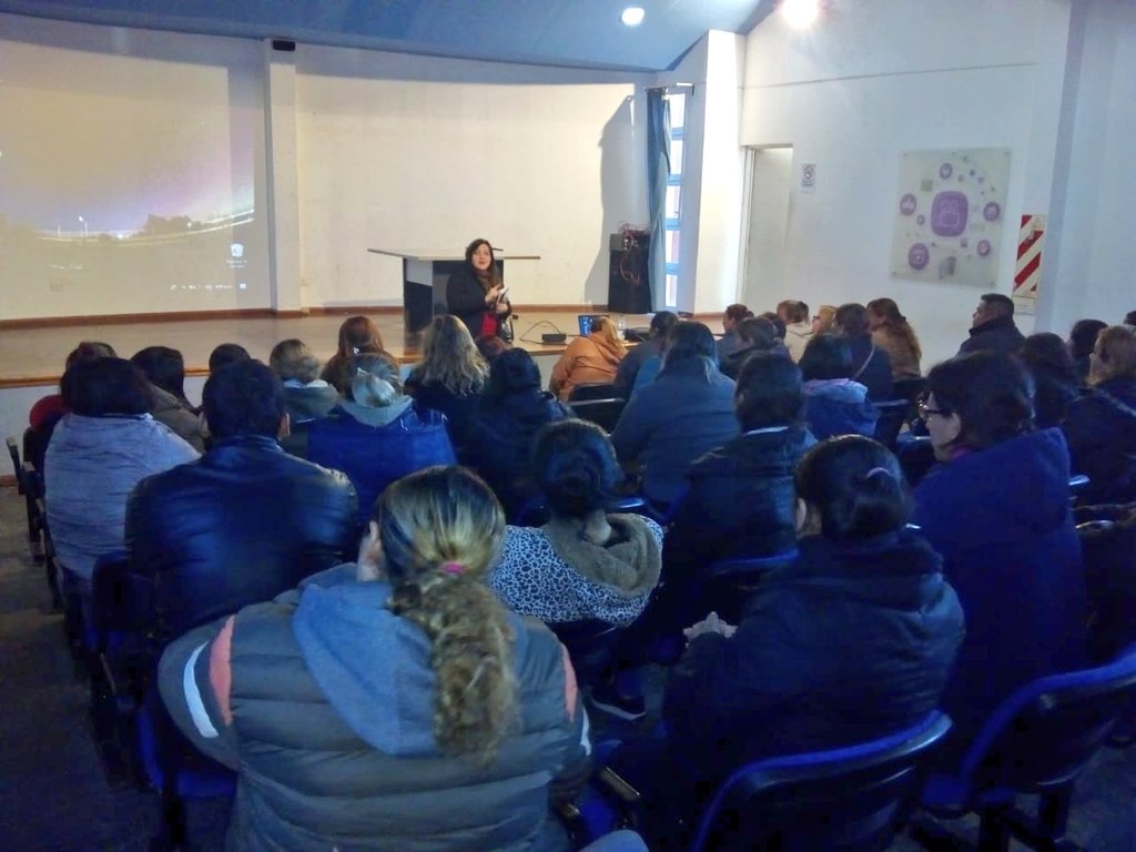 modernizacionlr's tweet photo. INICIÓ CURSO DE ASISTENTE ADMINISTRATIVO INTEGRAL PARA BENEFICIARIOS DEL PROGRAMA HACEMOS FUTURO.
El mismo les brindará formación con amplia capacidad transformadora para mejorar el desempeño personal y crear una visión multidisciplinaria del proceso administrativo. https://t.co/ki46UAJA2D