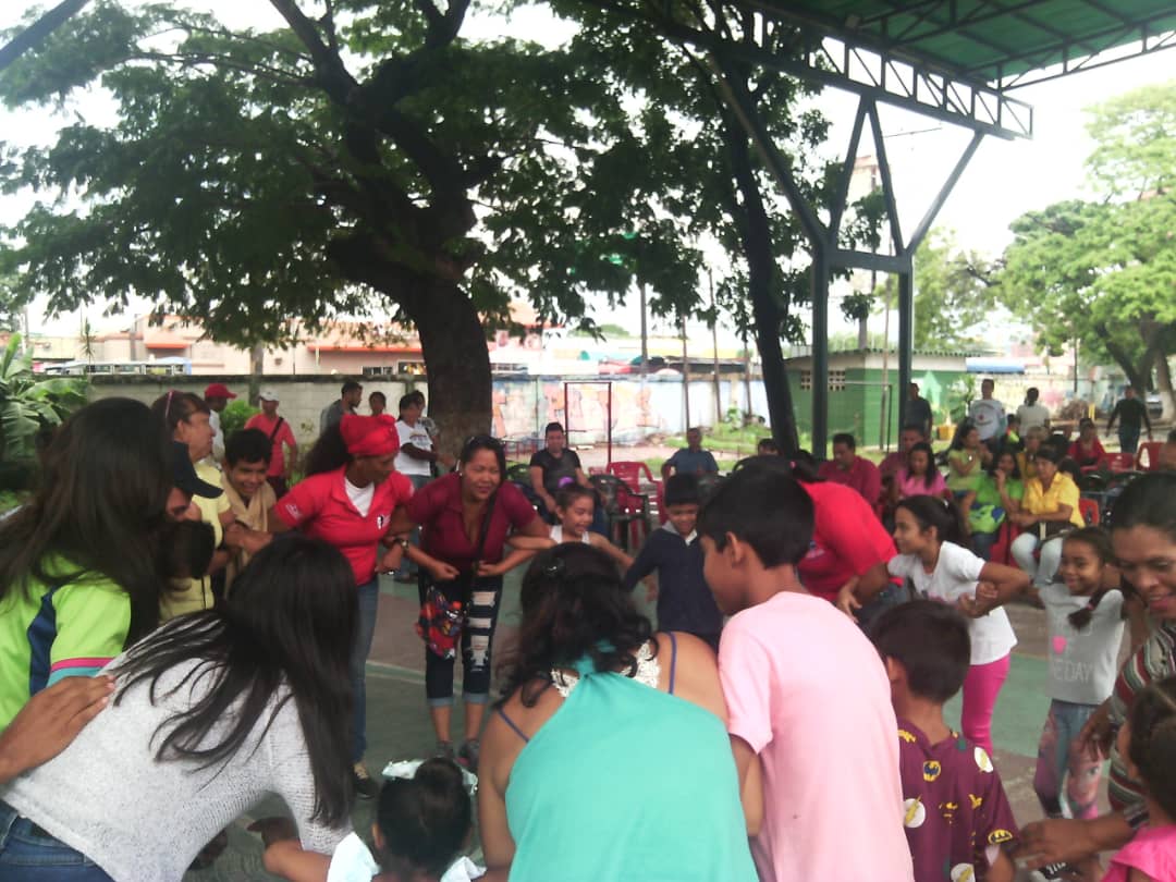 CDCEAragua's tweet photo. Con actividades culturales y deportivas se desarrolló el plan #AgostoEscuelasAbiertas para la paz en la UENB Jesús Pacheco Rojas Del Municipio Girardot #Aragua @NicolasMaduro @psuvaristobulo #DialogoPazYVida 
@MPPEDUCACION @RosangelaOrozco @leoalvacabrera @JorgePerezVZLA https://t.co/Q2pZxpNaAn