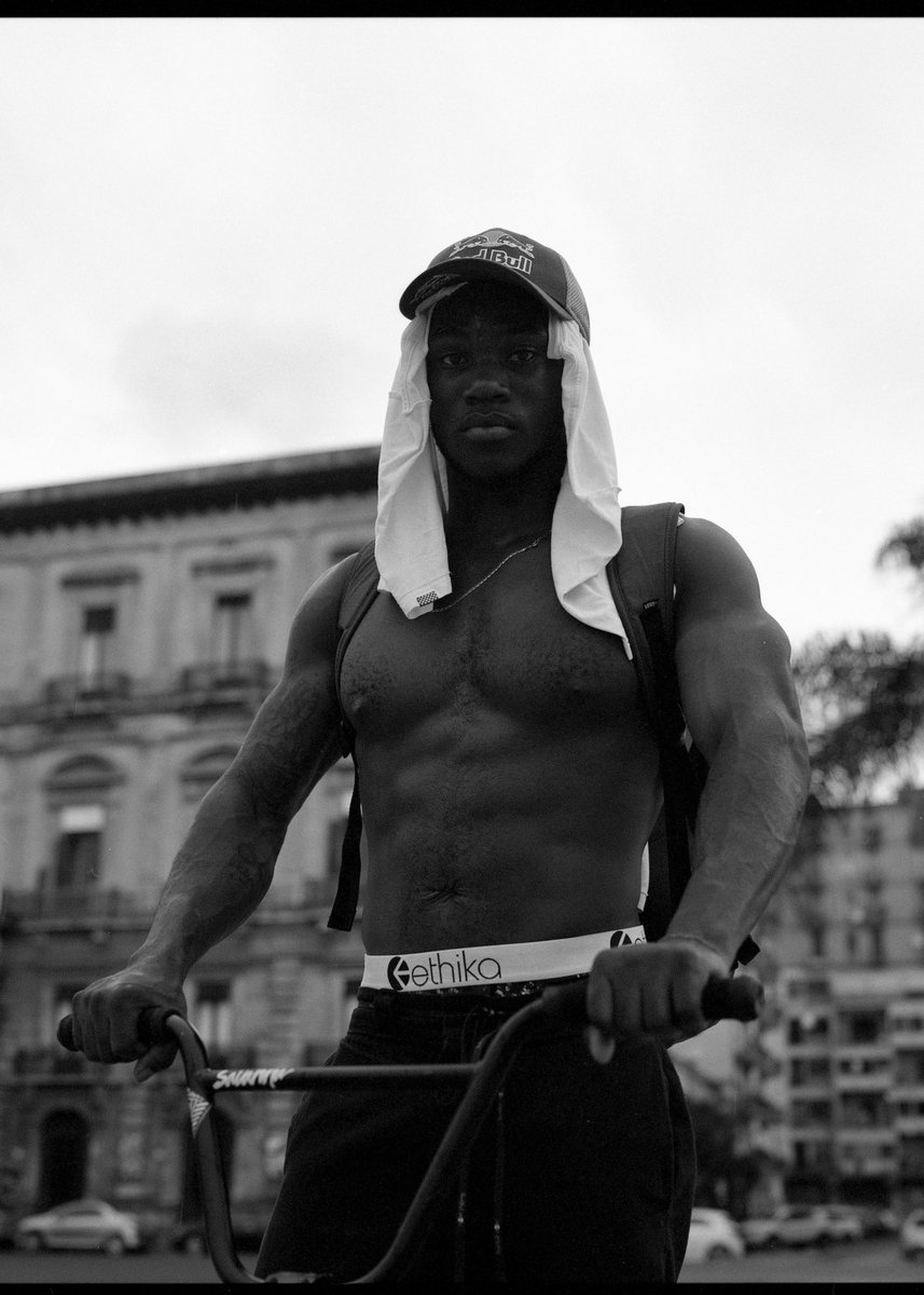 CourageAdams's tweet photo. ▪️🚴🏾‍♂️▫️/ 📸 by @eisabakos /#ENDLESSMAG #VANSUNFILTERED https://t.co/lUXD4MjXeO