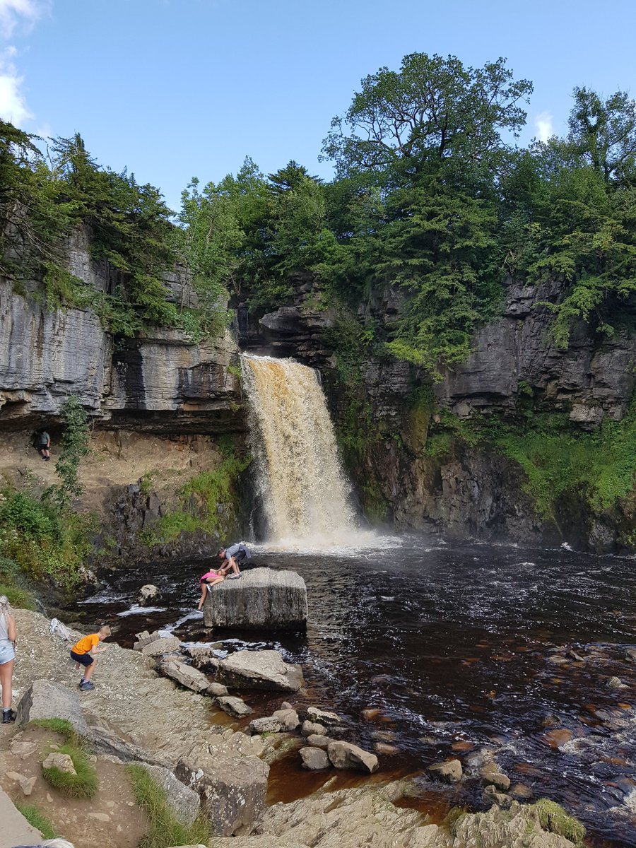 MrsListerStJ's tweet image. Geography, history and art meet up together.  A fabulous trail in Ingleton @PEcoSchools @WoodlandTrust #awesomescenery #Godscreation