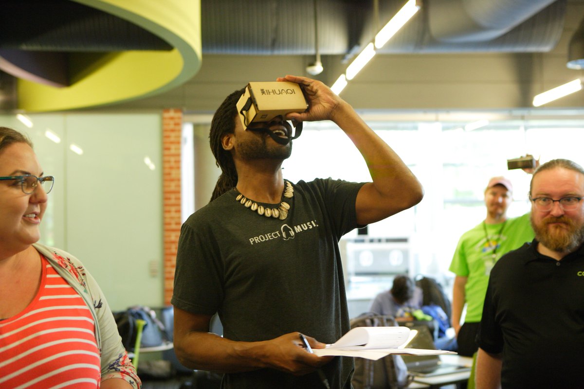 SoHacks's tweet image. Thanks to everyone who came out this past weekend! We had so much fun! :)

photo credit: Christopher Tobar / 210 Sports Photos