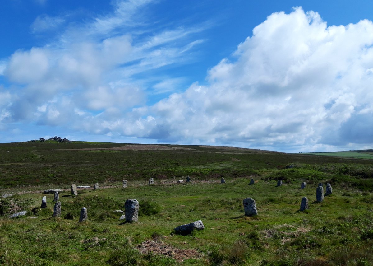 The area around the dramatic rock outcrop of Carn Kenidjack is particularly rich in prehistory, even by  #Penwith standards. I've been wondering about it being the focal point of a processional route similar to Carn Galver mentioned above.   #PrehistoryOfPenwith