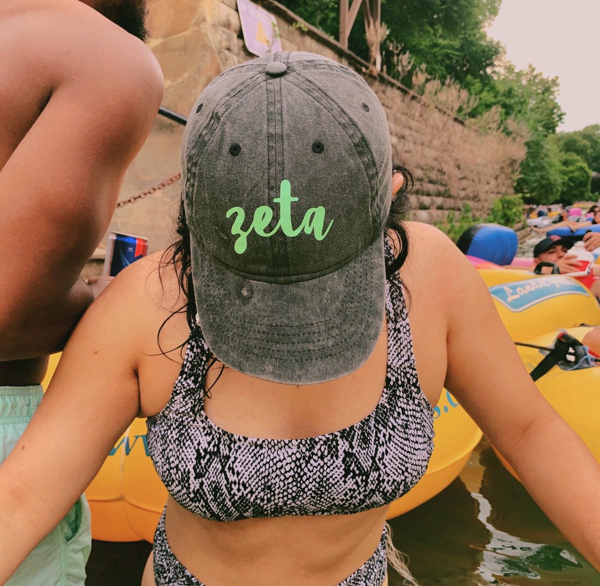 ntxzta's tweet photo. floating our way into recruitment...🚣🏼‍♀️ #gogreek #unt23 #gozeta #gozta https://t.co/NmhWhBgQOY