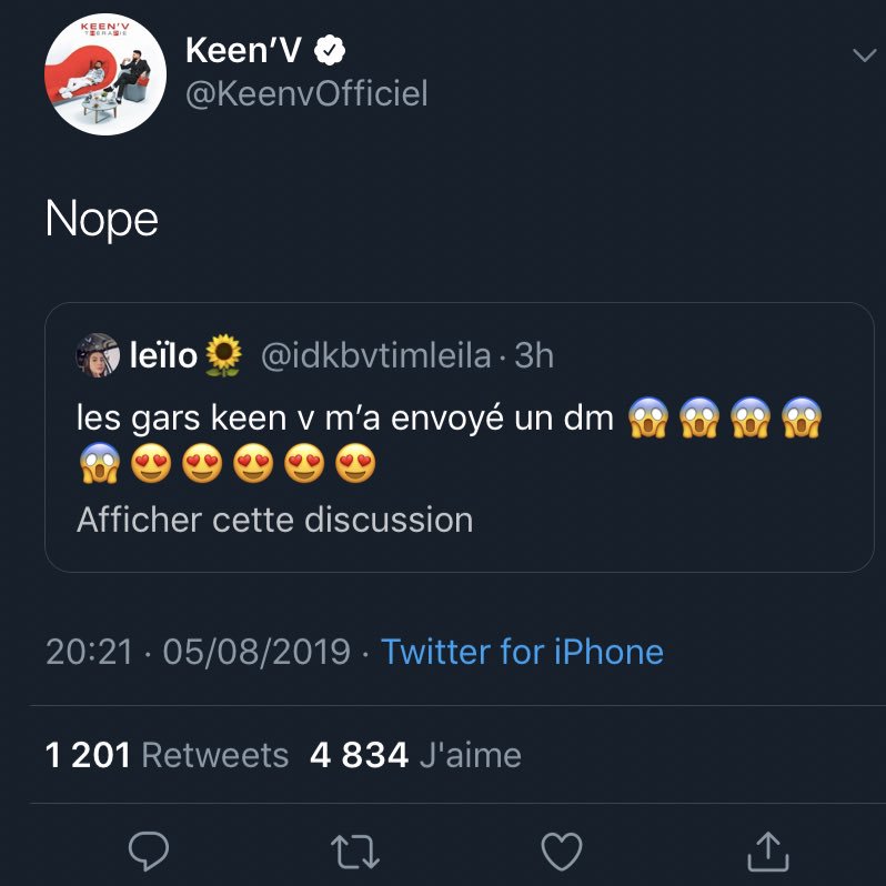 TopDesTwittos's tweet photo. Pendant ce temps sur Twitter https://t.co/VIXmGJU3ET