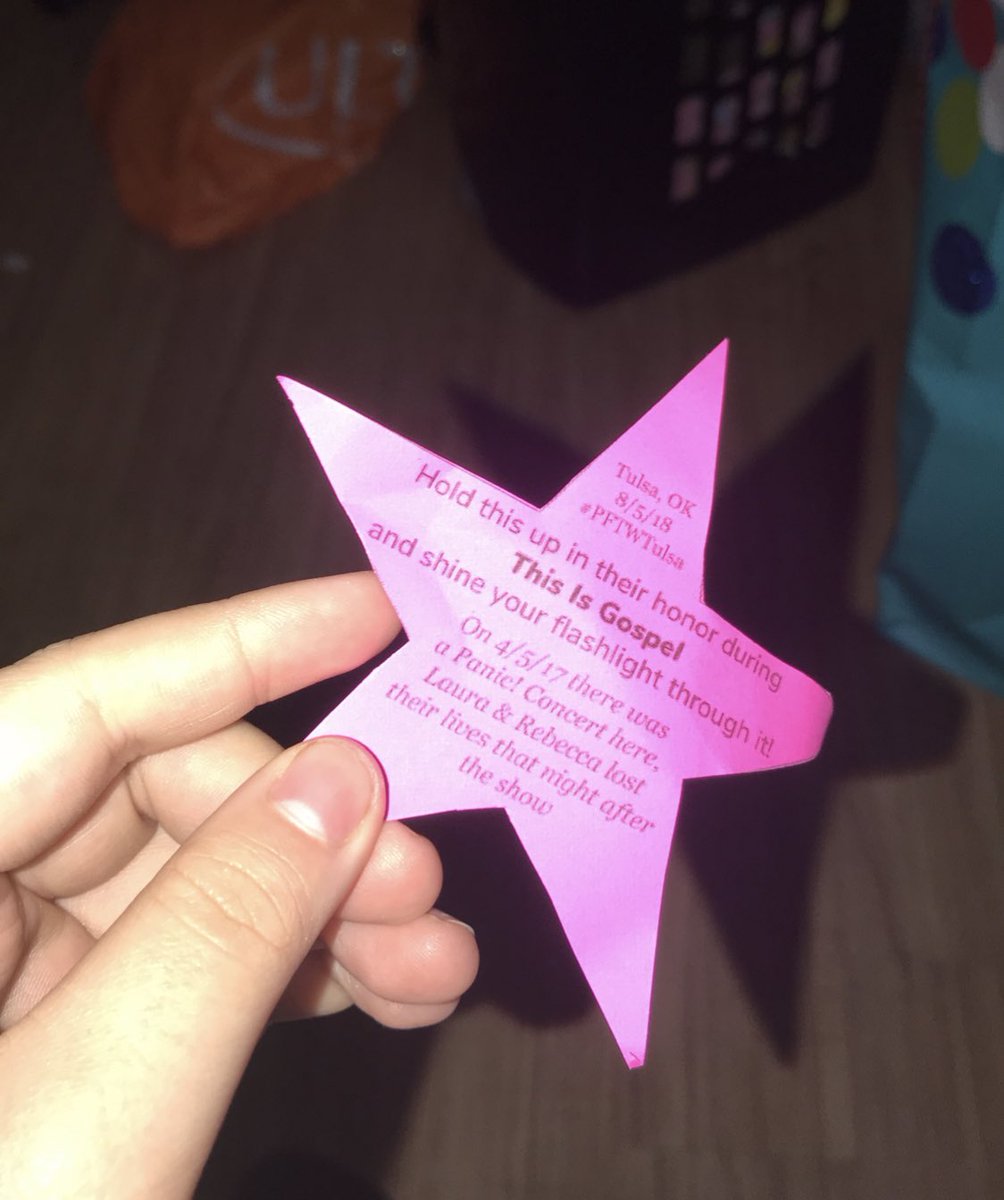 that_one_w33b's tweet photo. one year ago today i got to see a band i absolutely admire and help honour laura and rebecca💕
#panicatthedisco https://t.co/yQPole9Ayq