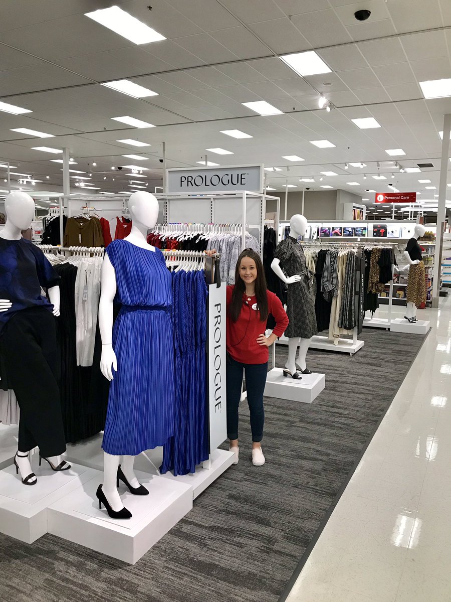 DrzymalaStephen's tweet image. Just want to give a shout out to my intern Meredith! She has been #Amazing over the last few months... not mention she did an awesome job #merchandising our #style block! #worksomewhereyoulove ❤️ @Cynthiagallo7 @CCasarez1 @aldenkooken @KimBurke07 @VisualMiami