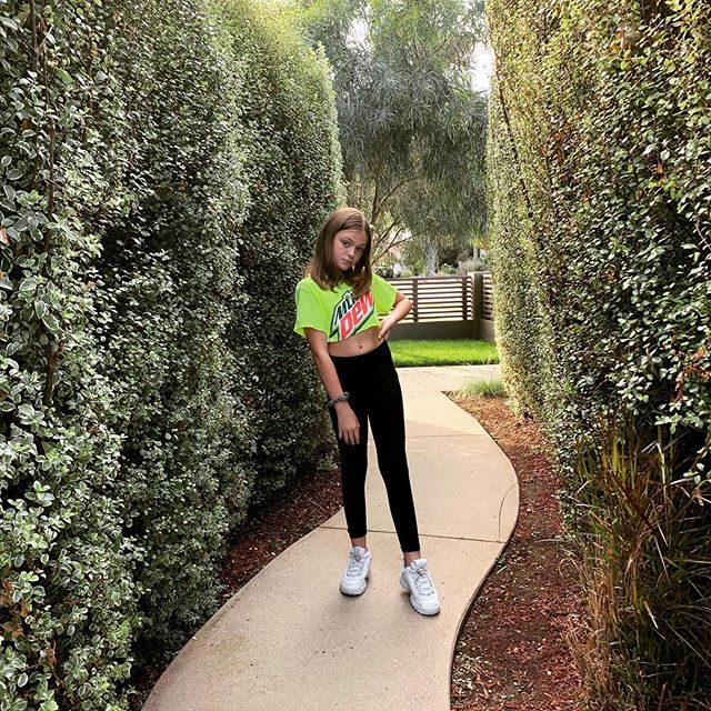 actorpresley's tweet photo. What an incredible weekend filled with red carpets, parties, brunch, sleepovers, fan meet &amp; greet .... so much fun and laugher with amazing friends !! Now starting  this week off with two auditions today !!! #peaceoutweekend #letsgetbusy #redcarpet #vip … https://t.co/LdhSEGyvWr https://t.co/REPs9SfePE