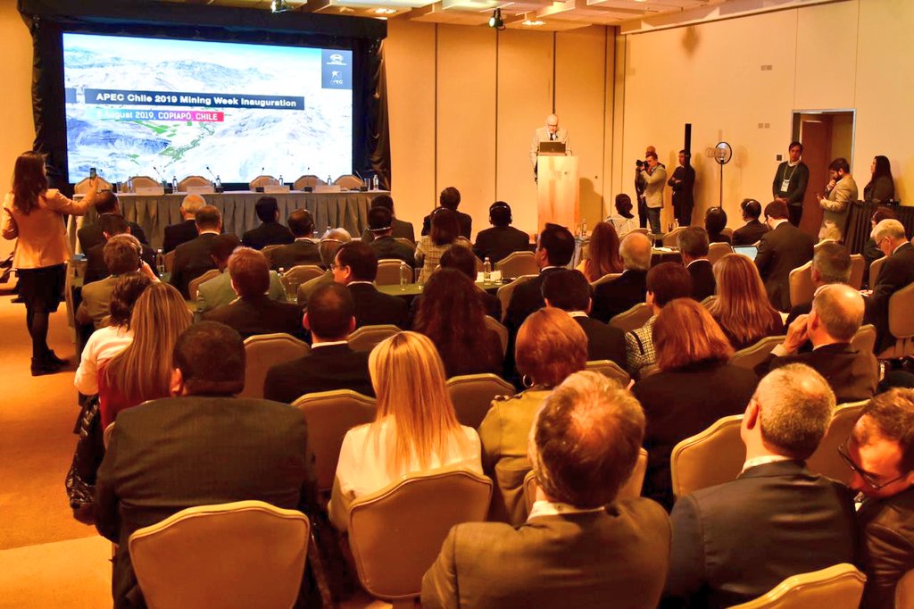 patriciavpena1's tweet photo. Canada participates actively in @APECChile2019 #Mining week, with strong delegation: Assistant Deputy Minister Glenn Mason @_LMS_adm, @GrattonPierre and 🇨🇦 private sector is also actively participating.  @ChileMFA @NRCan https://t.co/1kYXdHTKWB