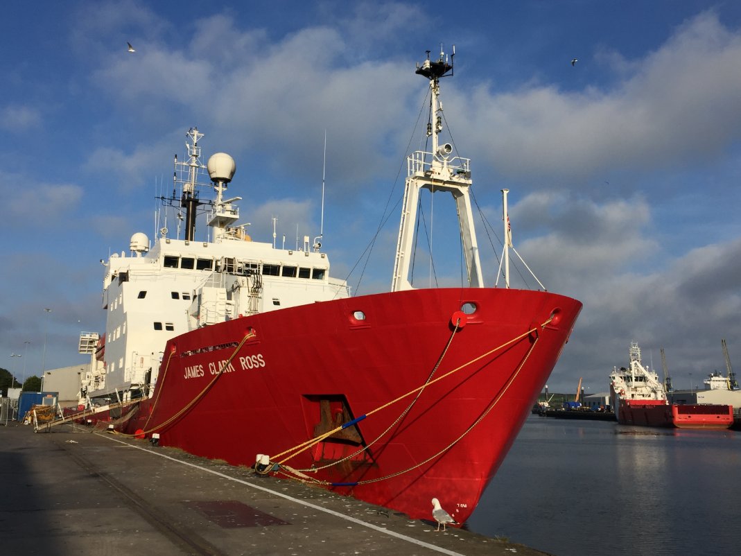 Our home for the next 5 weeks! On our way up to the Arctic for some exciting changing ocean experiemnets @UWEBristol @UWE_Env @AndyRees23 @NERC_CAO @NERCscience @BMBF_Bund @PlymouthMarine @ZaraBotterell @JonesOban #climatechange #PETRA2019 #coolscience #polarbearsearching