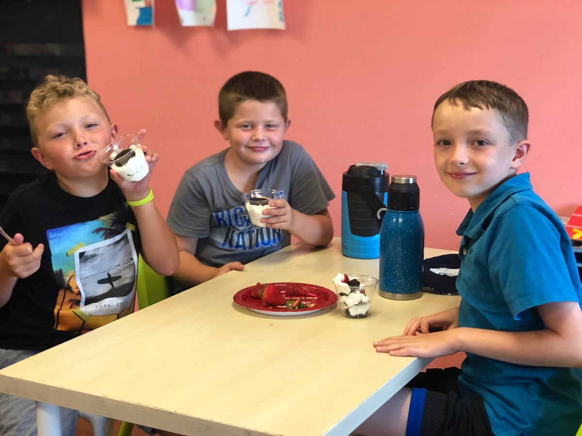 LPS_Summer's tweet photo. Parfaits for the win! https://t.co/n34AkUIc6R