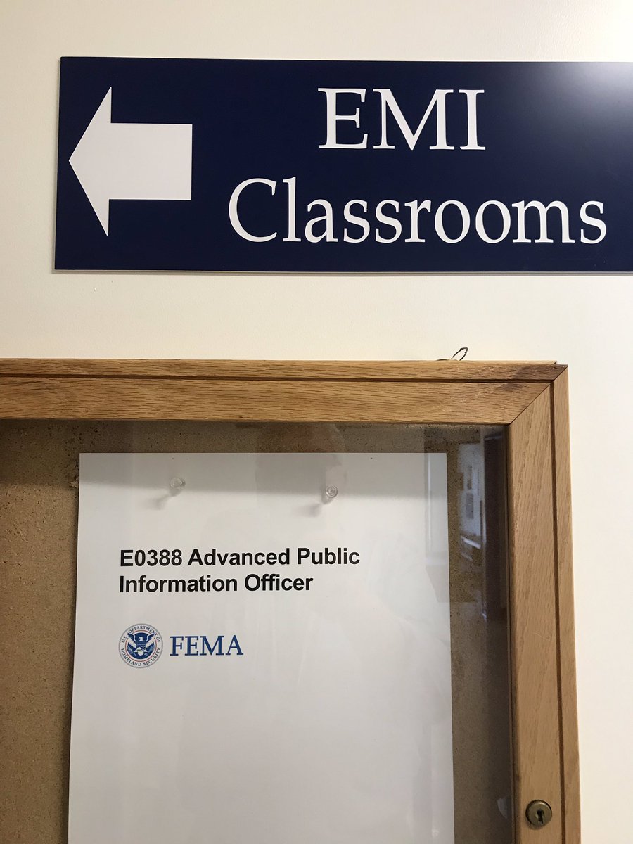 PIOMarkBrady's tweet image. Enjoyed this mornings greeting from Michael Sharon, Deputy Superintendent of @FEMA_EMI in Emmitsburg MD during the opening of #AdvancedPIO E0388 and #MasterPIO Class E0383. Super special to have the “Boss” show up and greet you!!!
