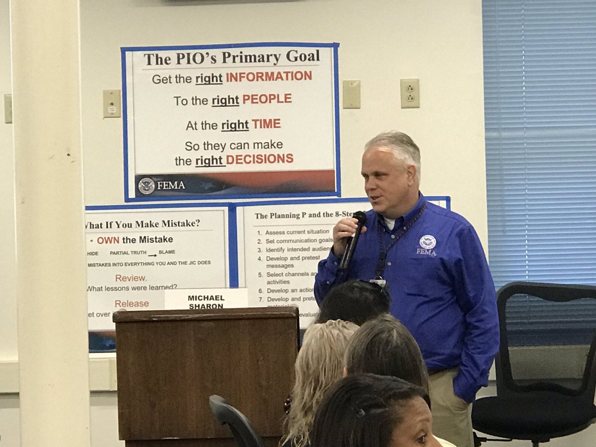 PIOMarkBrady's tweet image. Enjoyed this mornings greeting from Michael Sharon, Deputy Superintendent of @FEMA_EMI in Emmitsburg MD during the opening of #AdvancedPIO E0388 and #MasterPIO Class E0383. Super special to have the “Boss” show up and greet you!!!