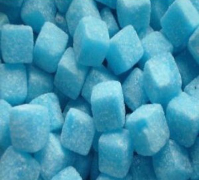 Bringing out the blue for 80 sweet filled champagne flutes I'm currently working on for delivery tomorrow 😀 These are for a 60th birthday and I'm working with an amazing event planner to whom I'm so grateful she chose me to create sweet gifts 😘 #thefavourgodmother