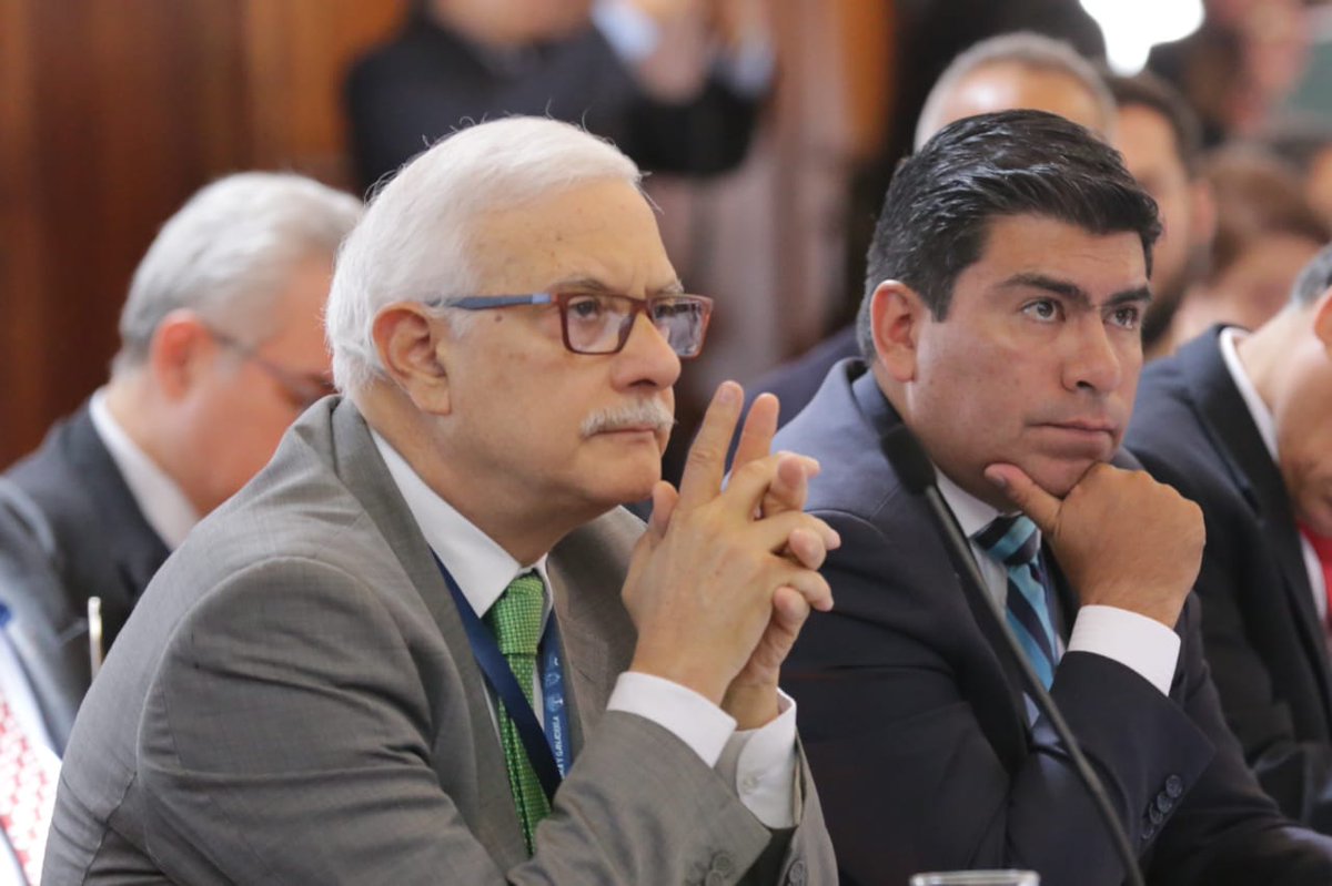 ottosonnenh's tweet photo. ¡Una cita histórica en favor del patrimonio agrícola regional! Con @XavierLazoG y autoridades agropecuarias de América Latina y el Caribe estamos comprometidos en trabajar juntos para combatir a tiempo y de forma adecuada el Fusarium Raza 4 y así mantener nuestro #AgroProtegido. https://t.co/bgb9Dxgnsf