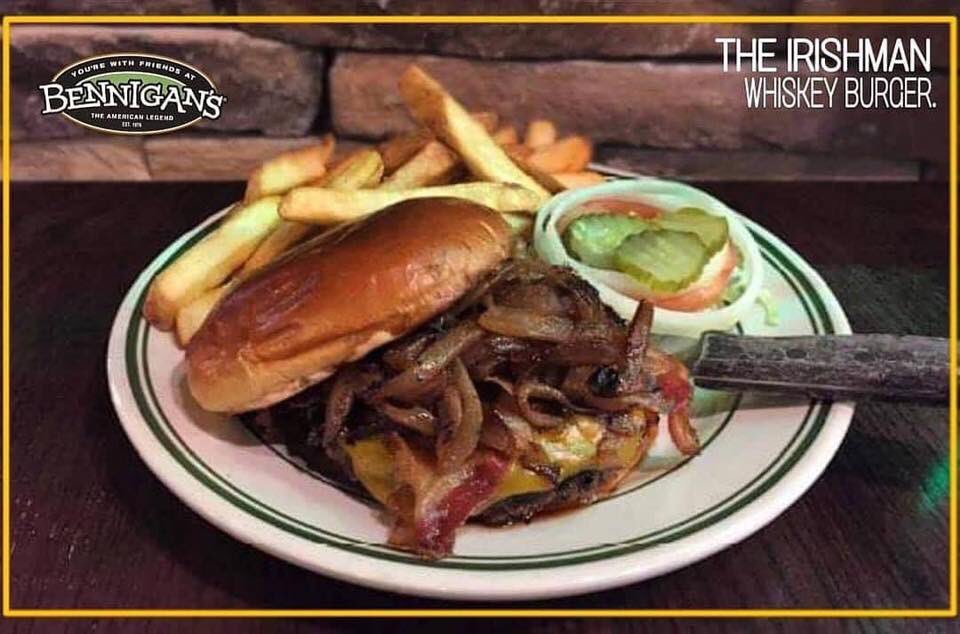 BennigansMaat's tweet photo. Es #Lunesssssssssssssss y que mejor que aprovechar nuestras promociones diarias. Hoy tenemos #HAMBURGUESAS al 2x1 #Todoeldia 🍔❤😍 y para la sed, nuestra #Cerveza al 2x1 #TecateLight #Indio #CoorsLight #XXLager #AmstelUltra Los Lunes son #Grandiosos en #Bennigans https://t.co/K3Kzpu0lTA
