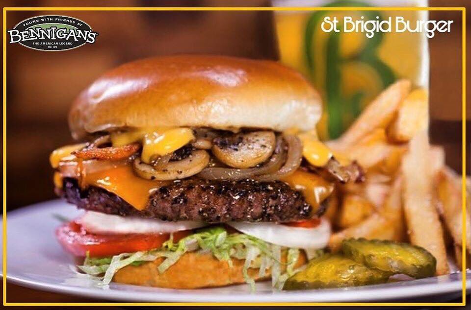 BennigansMaat's tweet photo. Es #Lunesssssssssssssss y que mejor que aprovechar nuestras promociones diarias. Hoy tenemos #HAMBURGUESAS al 2x1 #Todoeldia 🍔❤😍 y para la sed, nuestra #Cerveza al 2x1 #TecateLight #Indio #CoorsLight #XXLager #AmstelUltra Los Lunes son #Grandiosos en #Bennigans https://t.co/K3Kzpu0lTA
