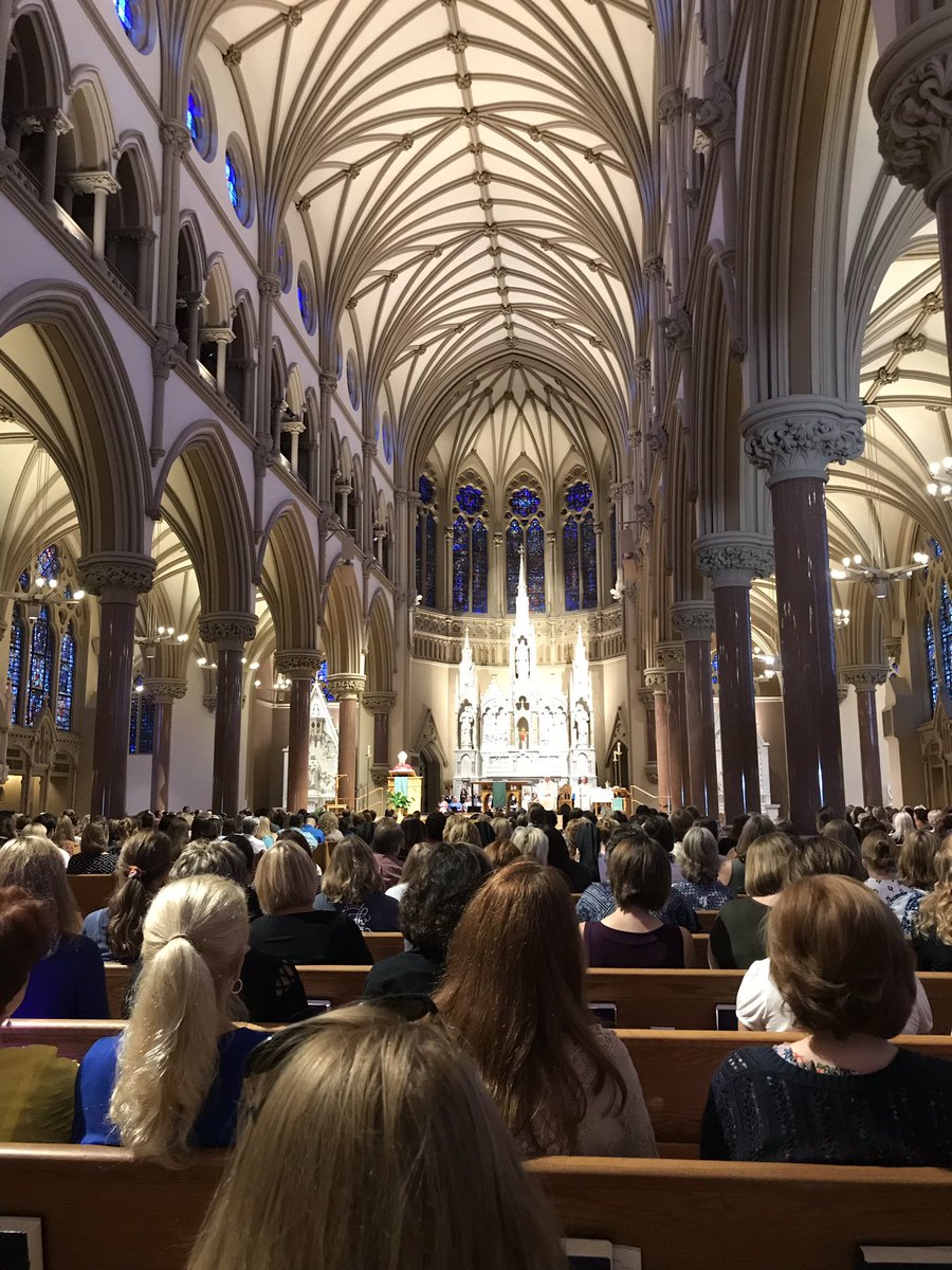 James_JohnT's tweet photo. It’s so great to have a full-house of Catholic educators on SLU’s campus for their opening Mass of the Holy Spirit! #SLU #SLU_SOE https://t.co/M4j8jlB1CJ