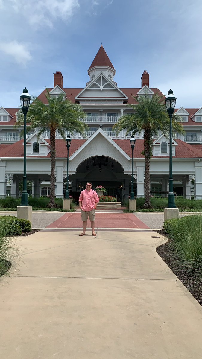 The_VoodooQueen's tweet photo. Gorgeous views today at Disney’s Grand Floridian Resort 😎 https://t.co/Z64J8miVaP