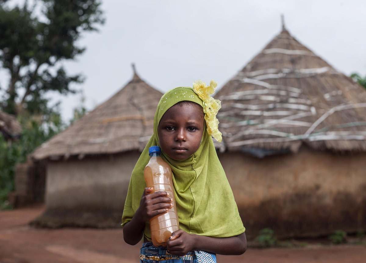 TheMayorOtu's tweet image. Guys! I need your help. My project “WATER OF KATAMPE “ just got a lifeline.
We need 5k Retweets for the great people at @Sterling_Bankng get Ruga katampe a borehole; a good source of clean drinking water!

Pls help Retweet 

GOD BLESS YOU ALL