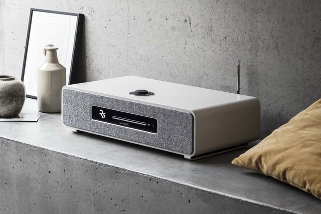 RammyJustAV's tweet photo. Here’s the Ruark R5 😍
High fidelity music system - whether you want to wirelessly stream or want to connect a turntable or TV, R5 has it covered.

#ruark #ruarkr5 #music #system #stream #wireless #turntable #tv #cd #audio #justav #ramsbottom #bury https://t.co/6IcHoVYdIC