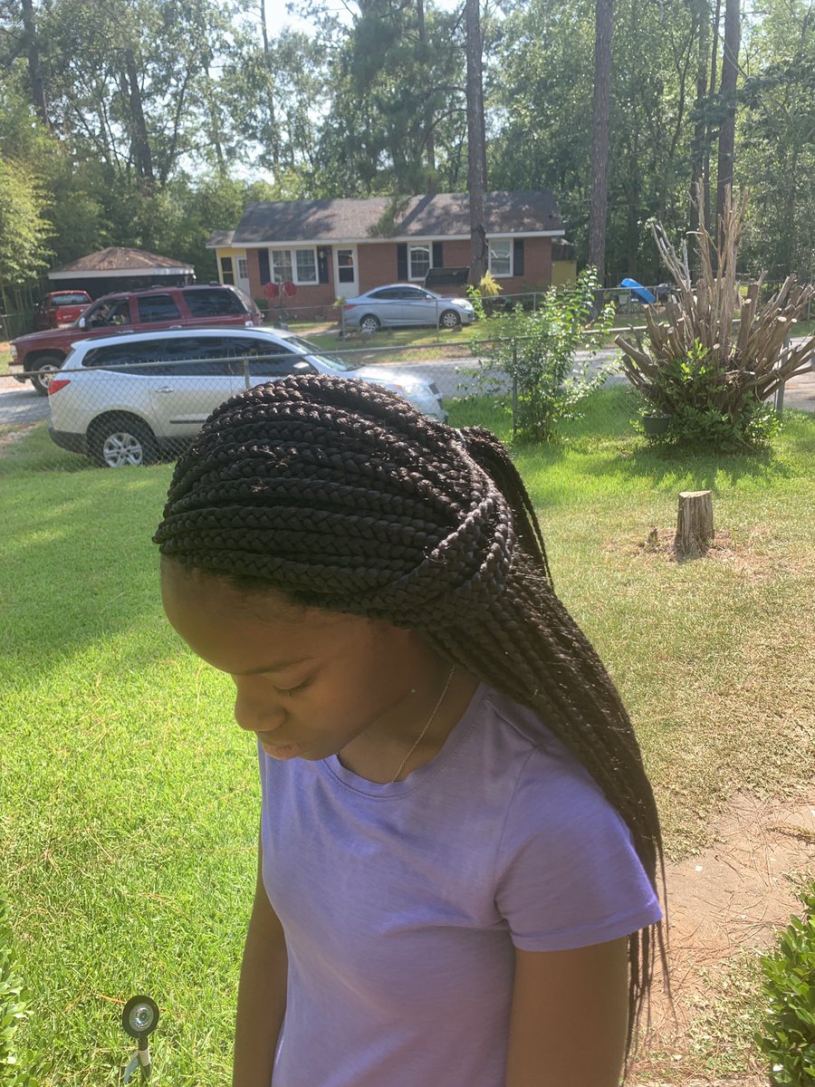 CoonieRaee's tweet photo. @23Fvsu COMING TO FVSU MONDAY 💙 book for your braids ! https://t.co/yNg4XAMvb2