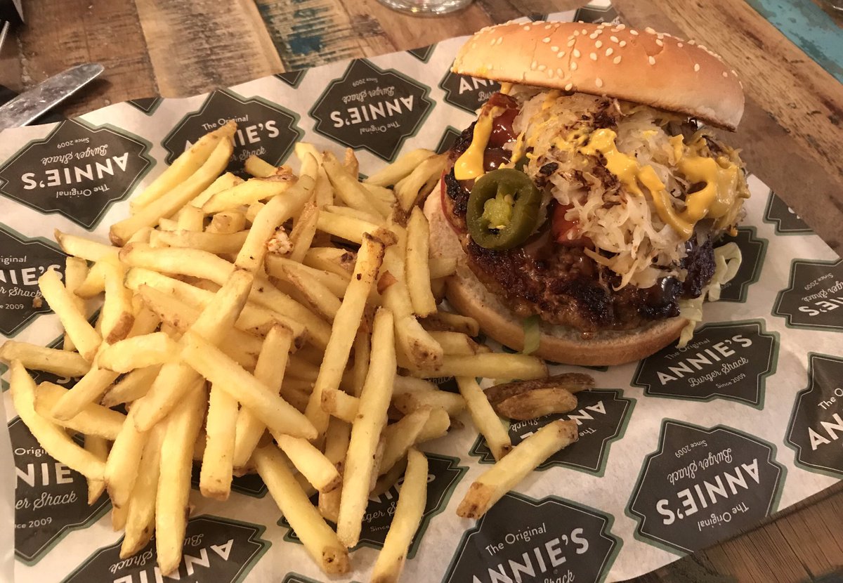RichardMurfin's tweet photo. The New German Burger @original_annies.
Burger covered with grilled German sauerkraut, American mustard and topped with a Currywurst sausage and a portion of Jalapeno’s. #burger #germanburger #currywurst #nottingham #anniesburgershacknottingham #foodie https://t.co/xL5MRvt8dO
