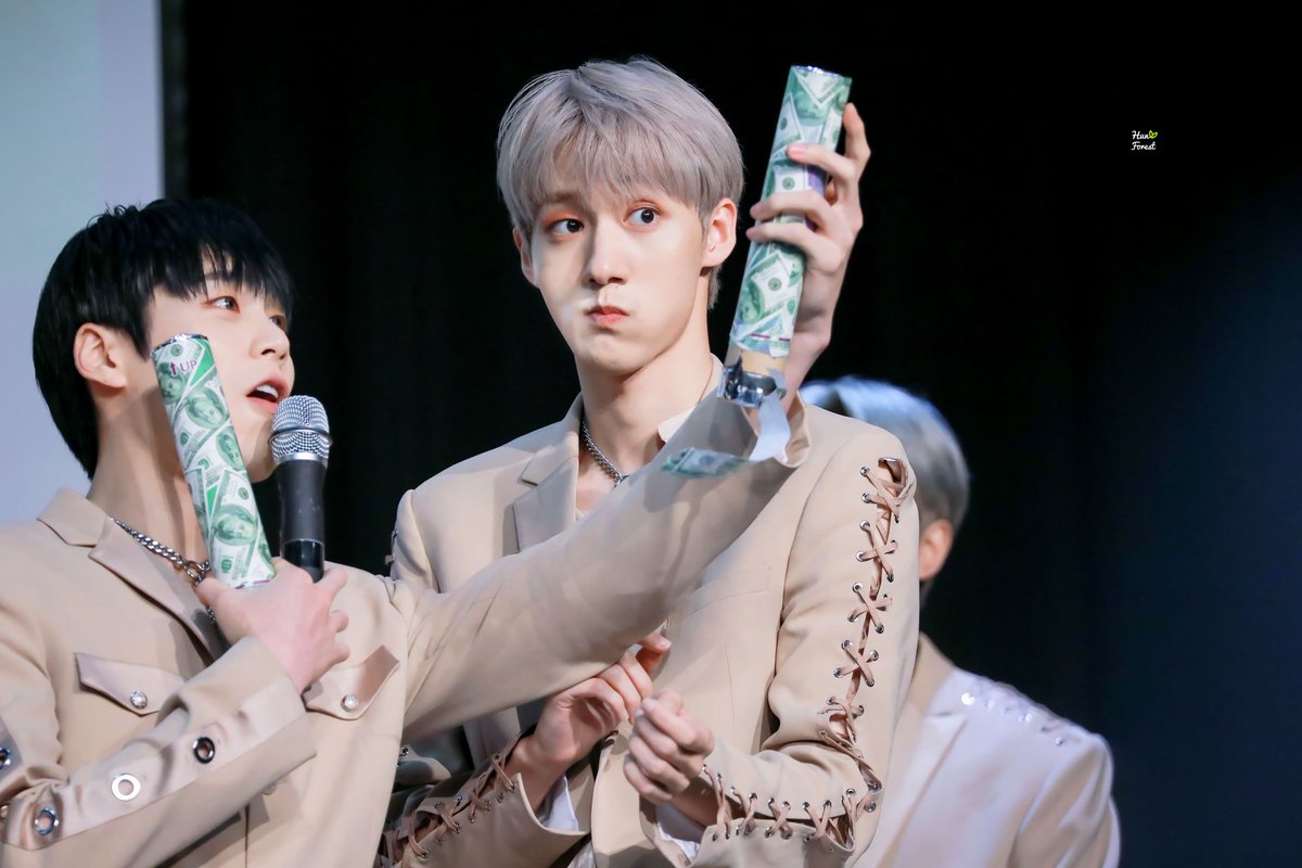 hun_forest's tweet photo. HQ📍 190720

동9도 너무귀여워서 ㅠㅠ✨

#KNK #크나큰 #김지훈 #지훈 #JIHUN #KIMJIHUN #지훈짱짱 
#동원 #이동원 #동원짱짱 https://t.co/ZRosjBKWrf