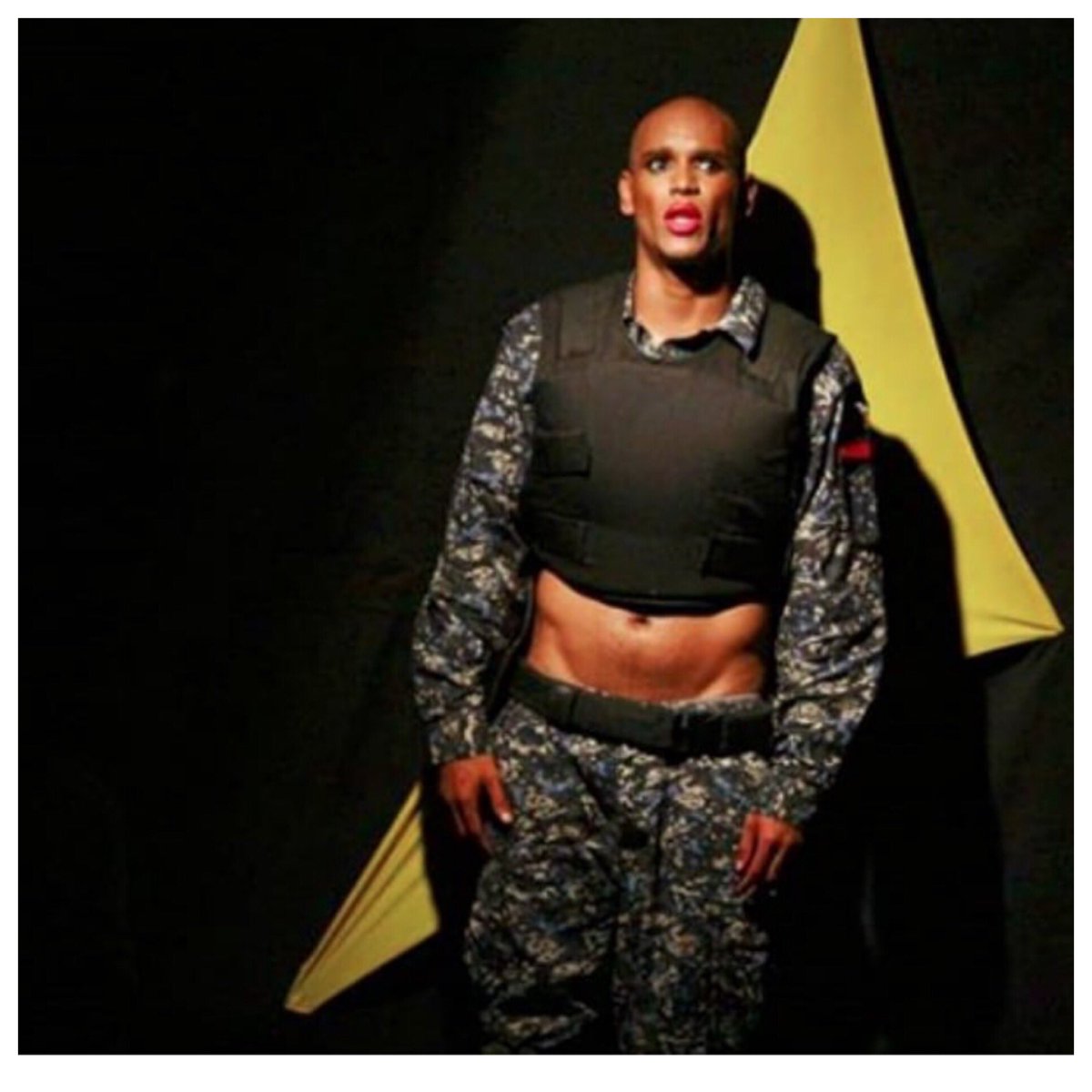 INCREÍBLE Los actores Aissk Ovalles y Pedro Huice de la obra de teatro “DOS POLICIAS EN APUROS” y el Director de la OBRA Leunam Torres y la productora Johana Villafranca FUERON PRIVADOS DE LIBERTAD este fin de semana por presuntamente RIDICULIZAR a la PNB, LA OBRA ES BUENÍSIMA