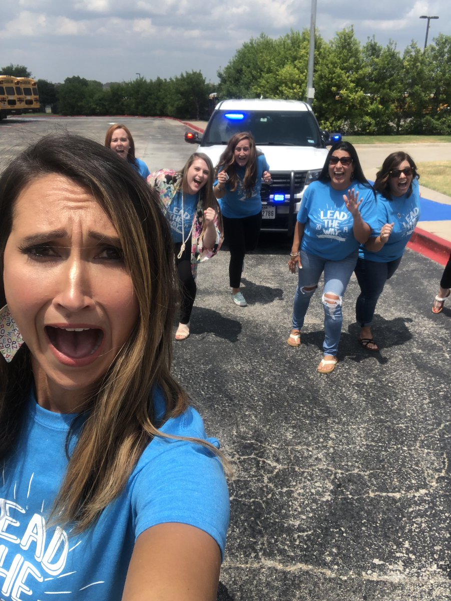 LFEGrade3's tweet photo. THIRD GRADE BUNCH! Challenge #3 #leadthewaylf #popo https://t.co/sucaaRmuqx
