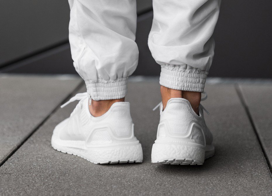 adidas ultra boost 19 triple white