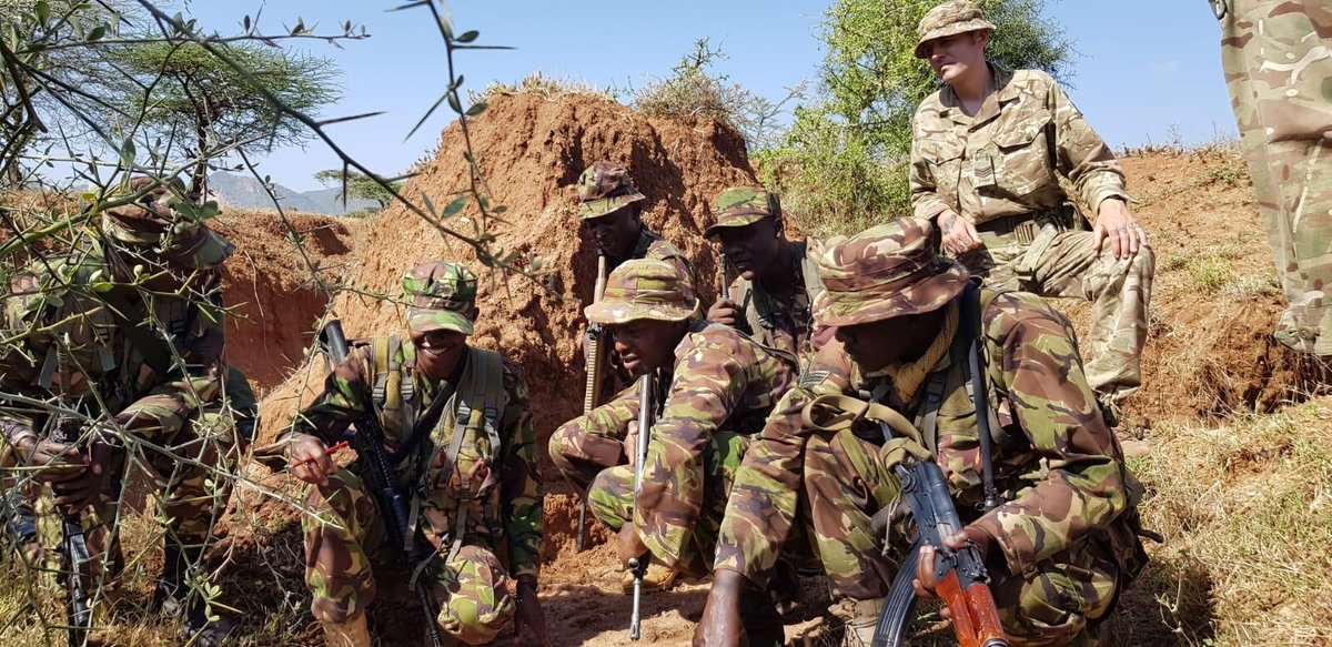 African security is Britain's security. A British Corporal of @2PWRRTigers mentors soldiers from the <a href="/kdfinfo/">Kenya Defence Forces</a> in giving quick orders. This skill gives the Kenyans an advantage over Al Shabaab which will be vital when supporting the <a href="/UNSomalia/">UNSOM</a> mission. #GlobalBritain #Africa