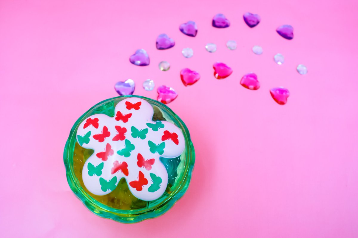 Cupcake Surprise tweet media