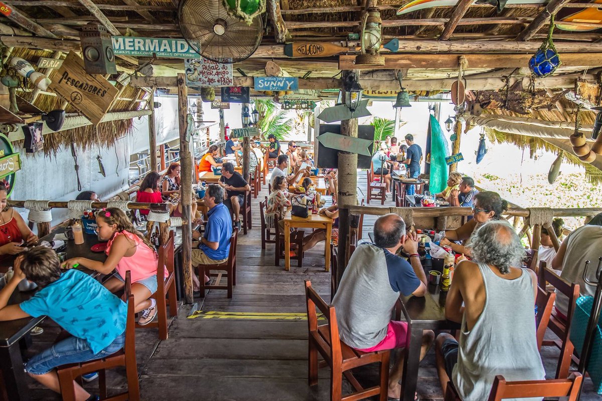 ElMerkaditoMX's tweet photo. ¡Estamos listos para recibirte! ¿Ya sabes qué vas a pedir hoy?🤤

#ElMerkadito #PuertoMorelos #seafood #camaron #foodlover #summer #instafood  #foodies #mariscos #camarones #sol #fish #drink #beer #comida #ceviche #mariscos #marisco https://t.co/fDKWZMjTNJ