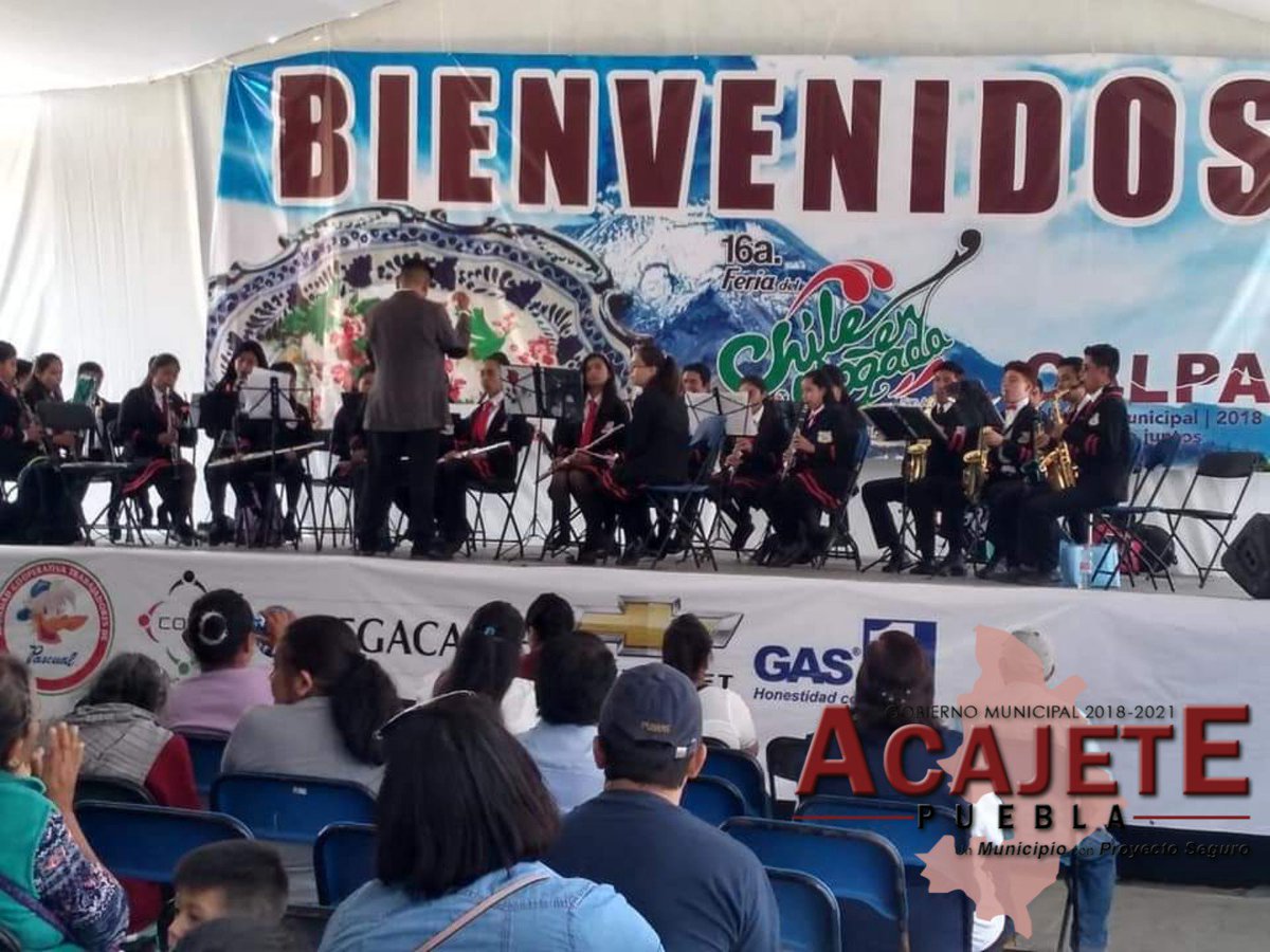 HAcajete's tweet photo. El pasado 3 de agosto, la Banda Sinfónica Juvenil del Municipio de Acajete, tuvo una destacada participación en la XVI FERIA DEL CHILE EN NOGADA, realizada en Calpan, Puebla. Fomentando estas actividades culturales, nuestro Presidente Municipal Constitucional C. #RobertoRamírezC https://t.co/xrT8wjGnRL