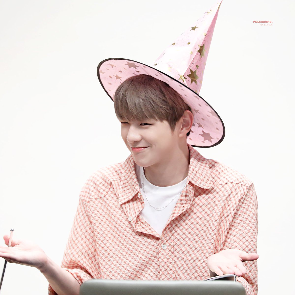 peachbomb1210's tweet photo. 항상 진심이었던 너에게
내일은 오늘보다 더 큰 사랑을 줄게

#강다니엘 #KangDaniel https://t.co/pBVBh8wyFX