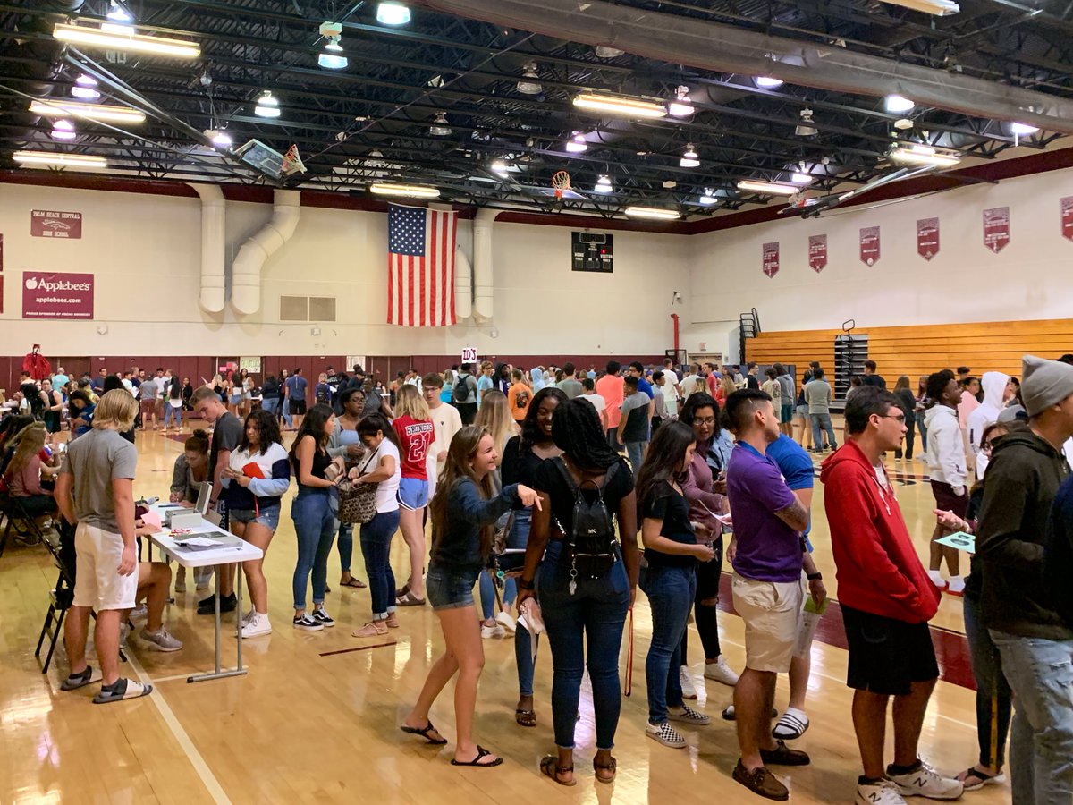 PBCentral_Princ's tweet photo. Happy to see my Seniors back for @PBCHS2020 Class Check-in‼️ #ProudPrincipal #PBCHS https://t.co/xULJhH2BsO