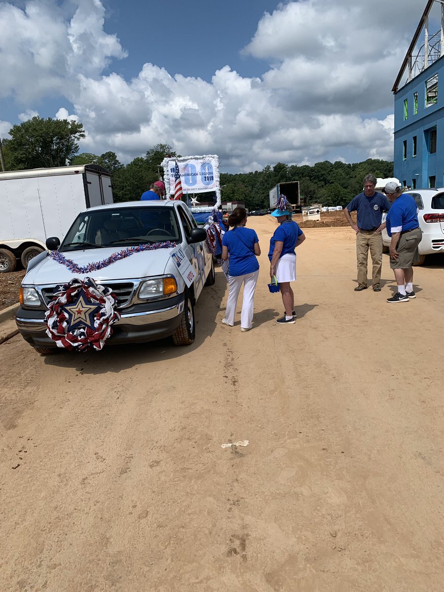 HeyLandoAlex's tweet image. Great time with N Fulton Dems at the Old Soldiers Parade in #GA06 this past weekend ! It was nice to see our candidates, representatives, and veterans as we celebrate those who have served our country. #MarchForward2020