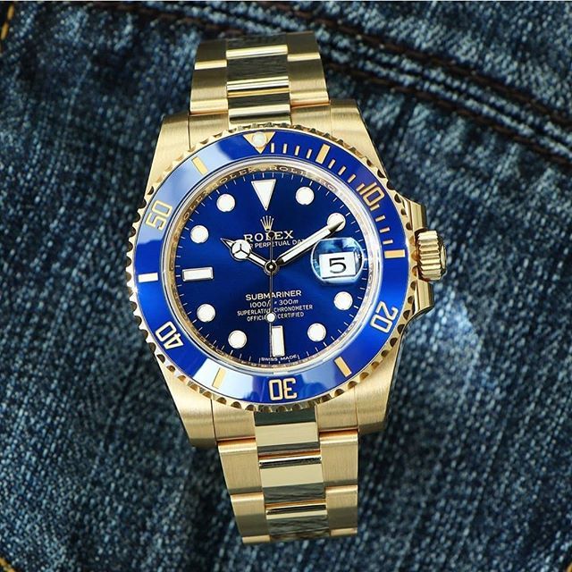 What are your thoughts on rocking a solid gold Rolex? I like the idea of it but not sure I could pull it off personally...you?
•
•
#rolex #rolexsubmariner #rolexsub
•
•
📷: <a href="/rolexdiver/">rolexdiver</a> ift.tt/33gx64o